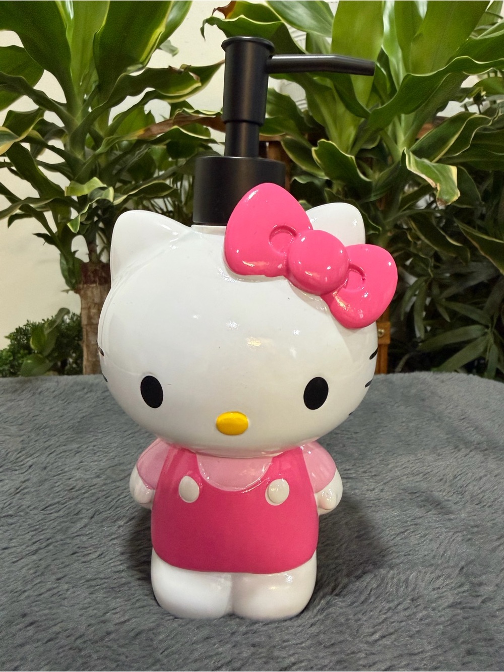 Hello Kitty Pink & White Ceramic Soap/Lotion Dispenser